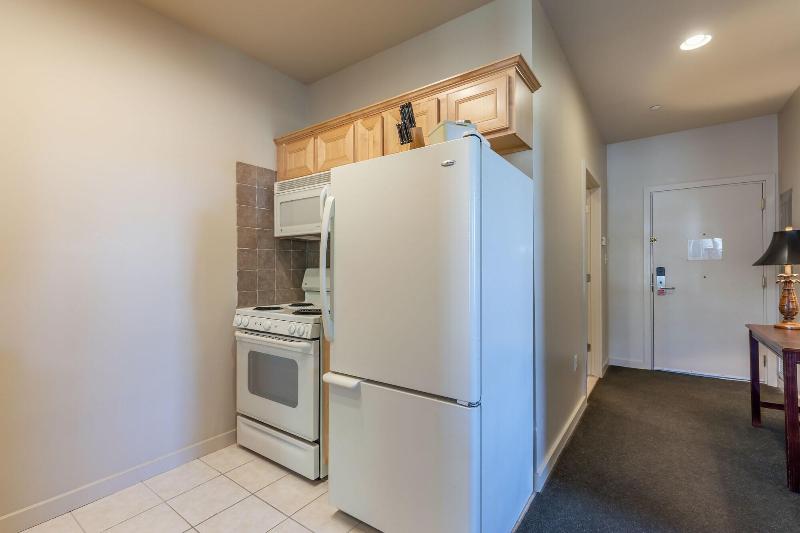 Ebb Tide Suites - photo 9