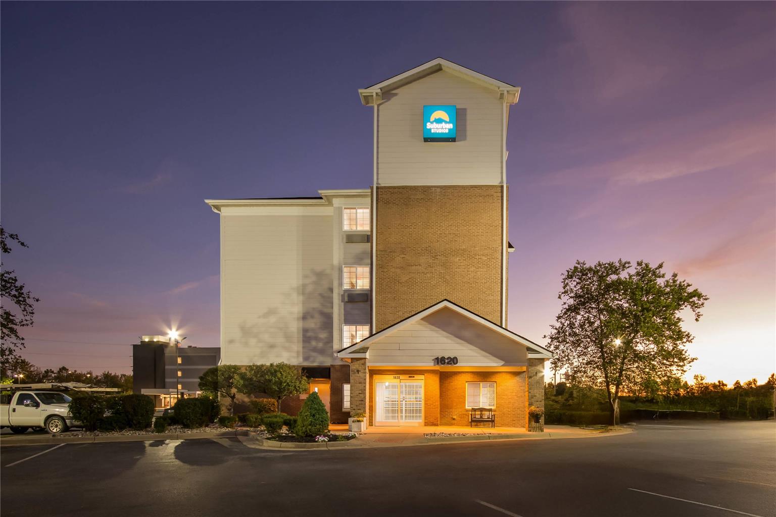 Suburban Studios Clarksville Louisville North - photo 6