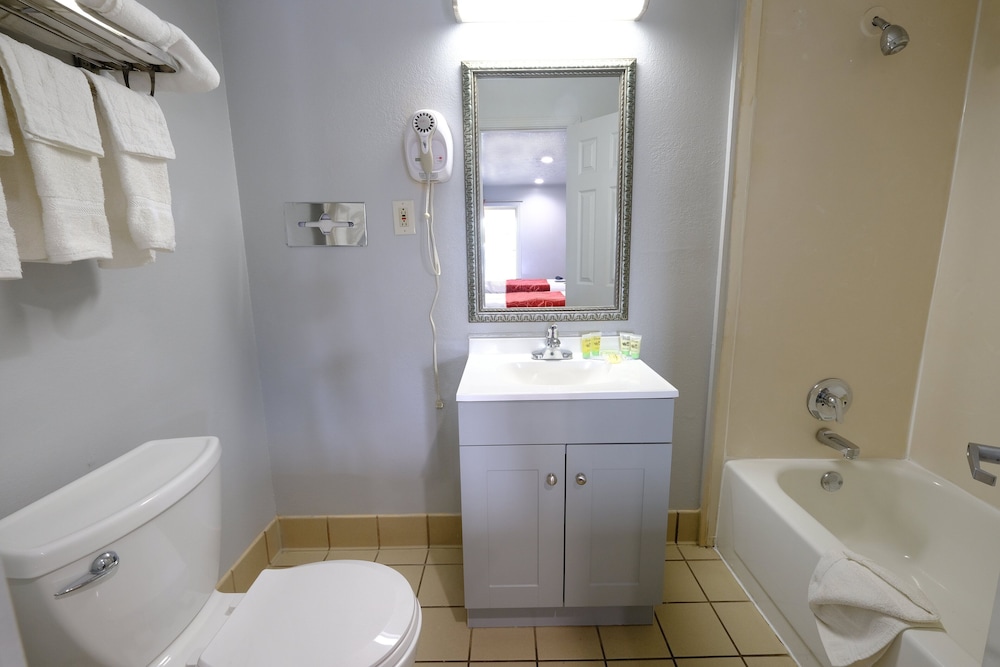 M star Hotel Searcy - photo 17