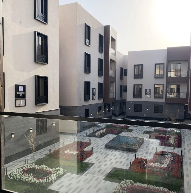 Kease Arid A 3 Luxury Gold XZ83 — hotel near King Khalid International Airport