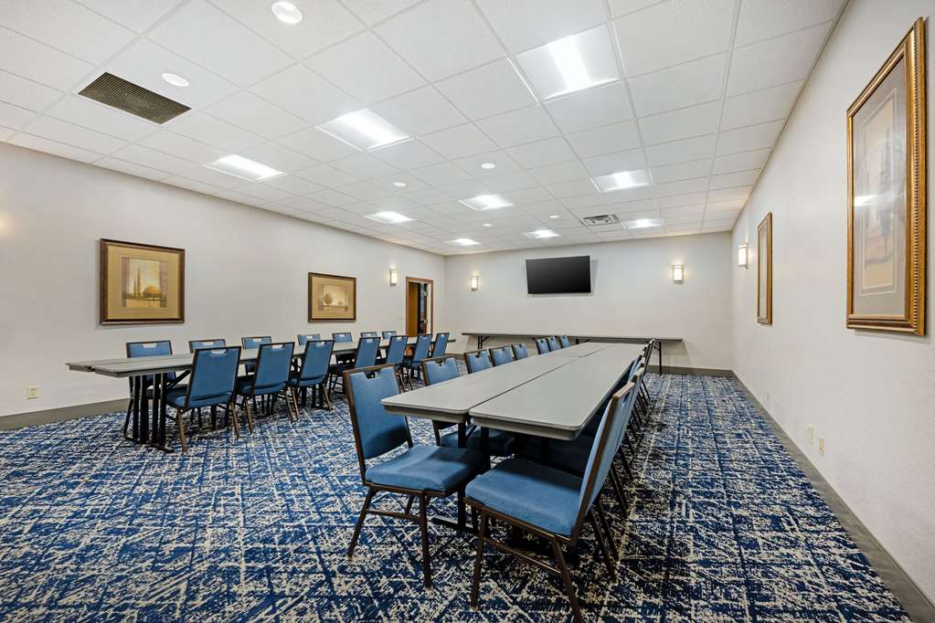Best Western Plus Mid Nebraska Inn & Suites - photo 51