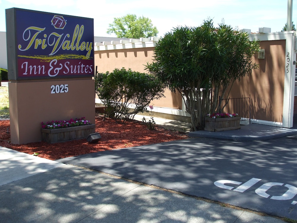 Tri Valley Inn and Suites Pleasanton - photo 30