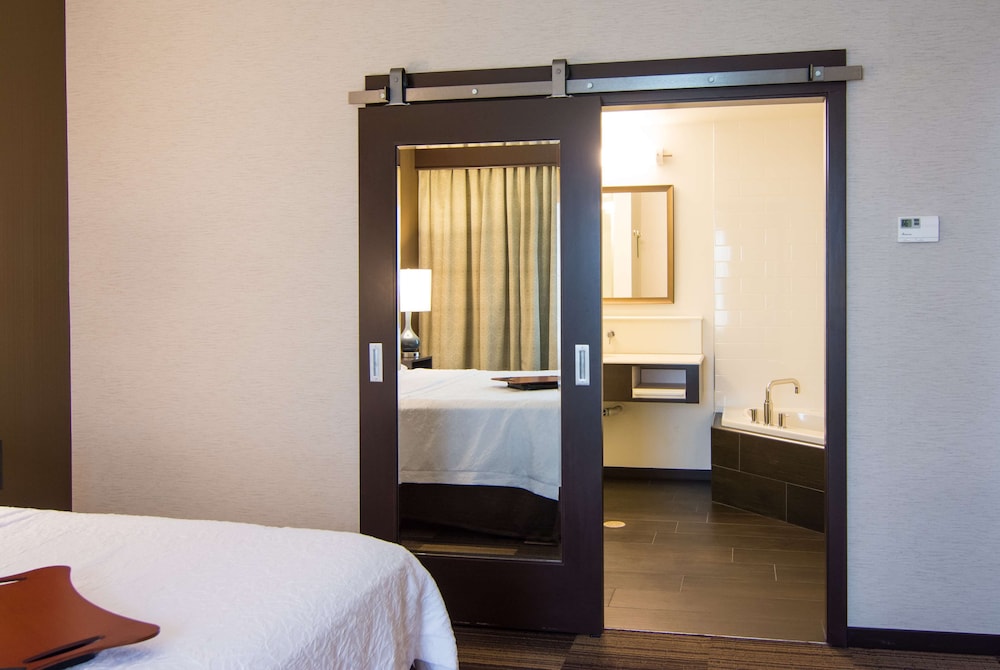 Hampton Inn Orange City - photo 9