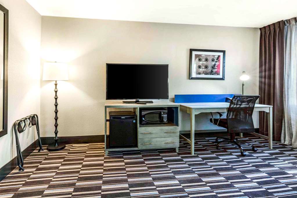 Comfort Inn Memphis Airport West - photo 19