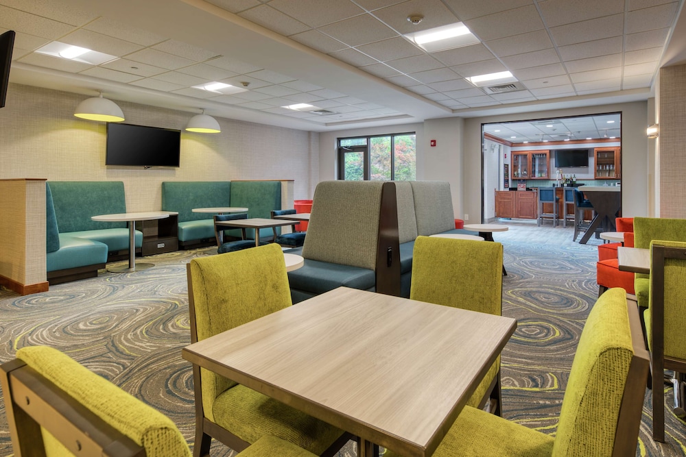 Hampton Inn Wilmington University Area Smith Creek Station - photo 4