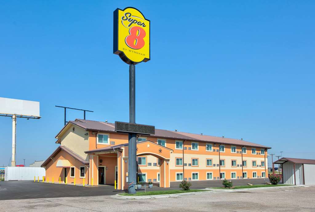 Super 8 by Wyndham Amarillo - photo 3