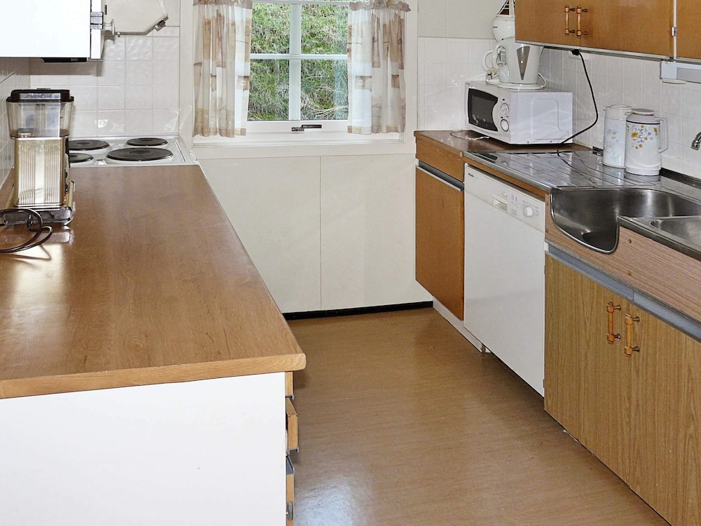4 person holiday home in Lauvstad By Traum — Volda — photo 5