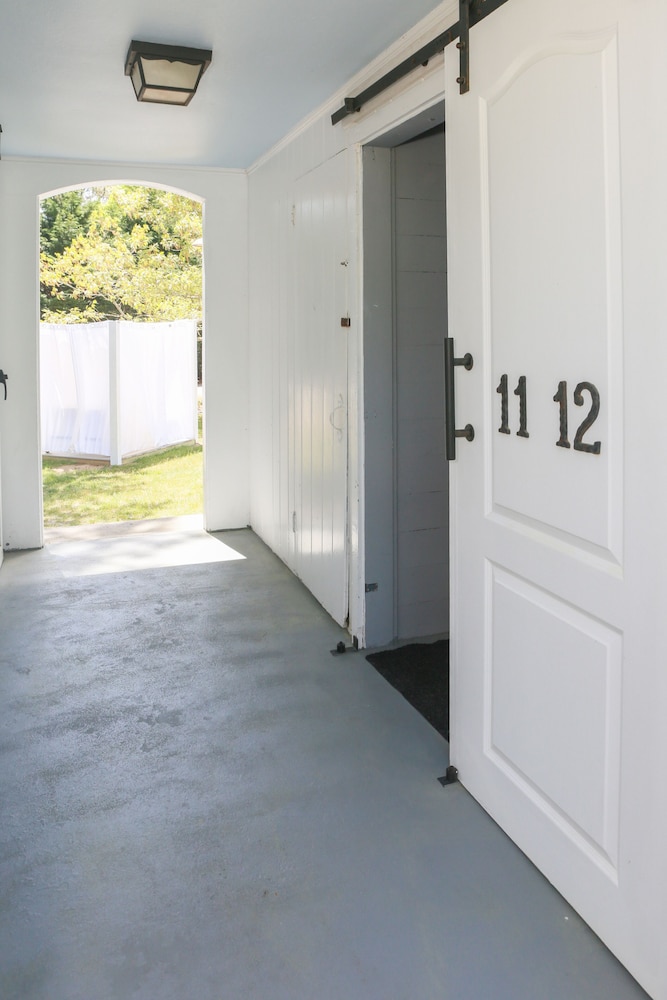 The Seagrove Suites & Guest Rooms - photo 3