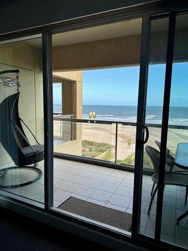Absolute Beachfront at the Pier Glenelg — 4-Star Luxury Hotel in Adelaide, Australia