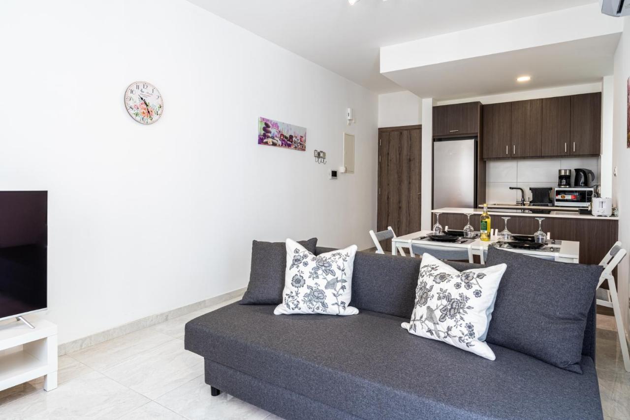 Lana 1 Bedroom Apt in Larnaca
