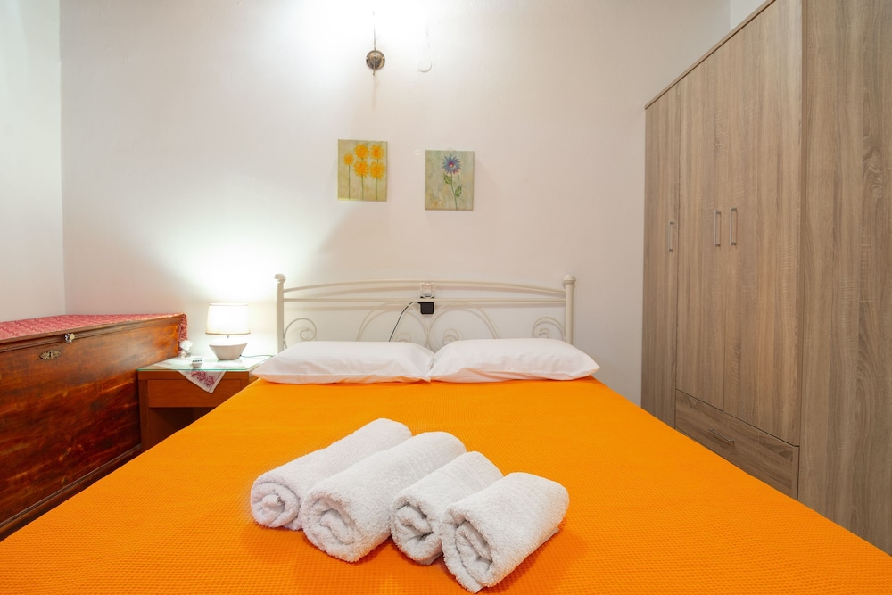 Olive Valley Traditional House — 4-Star Luxury Hotel in Agios Nikolaos, Greece