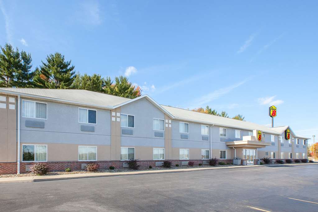 Super 8 by Wyndham Seville - photo 2