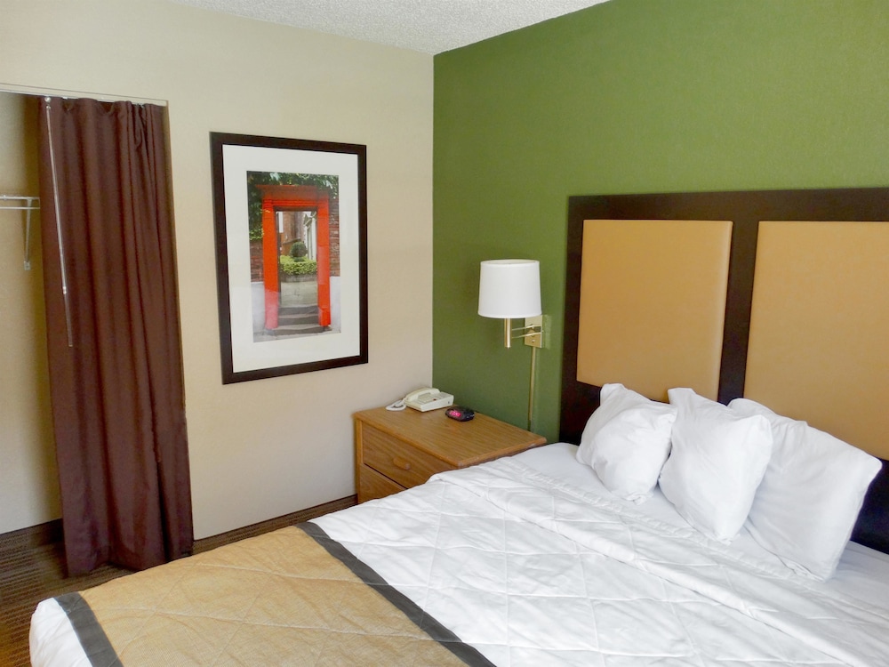 MainStay Suites Raleigh North - photo 30