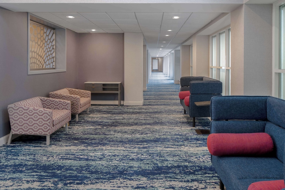 DoubleTree Suites by Hilton Hotel Mt. Laurel — 4-Star Luxury Hotel in Mount Laurel, United States