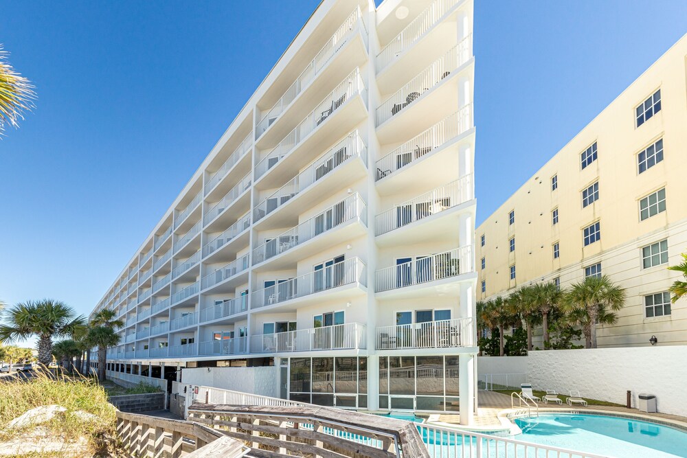 SeaCrest 515AB by Holiday Isle Properties — 4-Star Luxury Hotel in Fort Walton Beach, United States