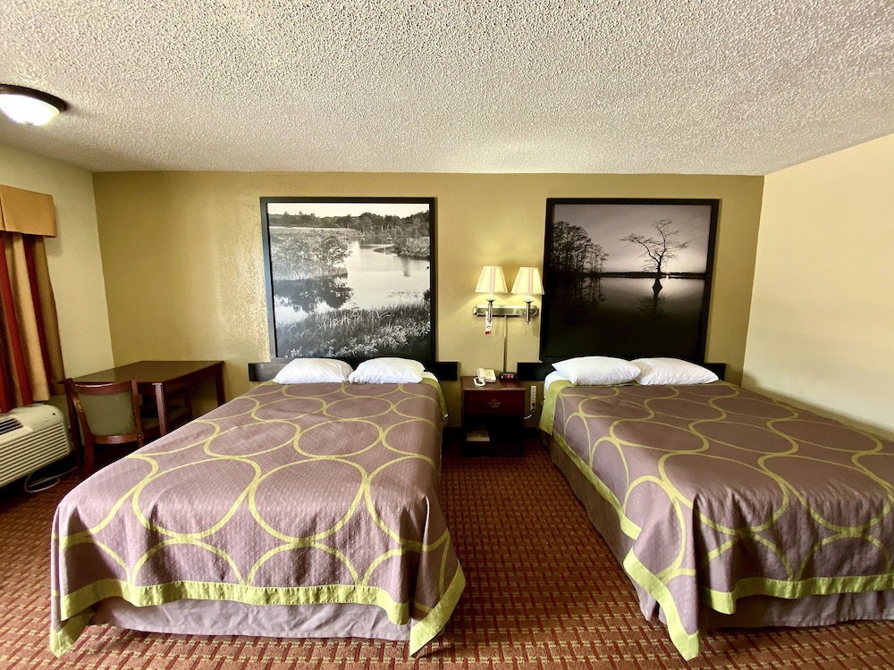 Super 8 by Wyndham Shawnee - photo 7