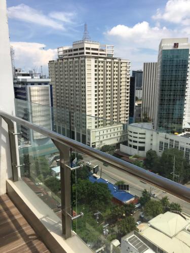 Budget Rental Unit Near Ayala Center Cebu — 4-Star Luxury Hotel in Cebu City, Philippines
