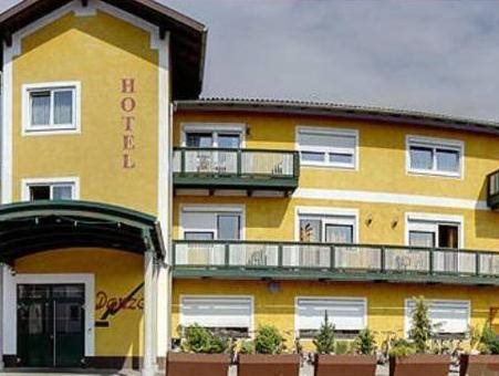 Hotel Gasthof Danzer in Oberhofen Am Irrsee, Austria