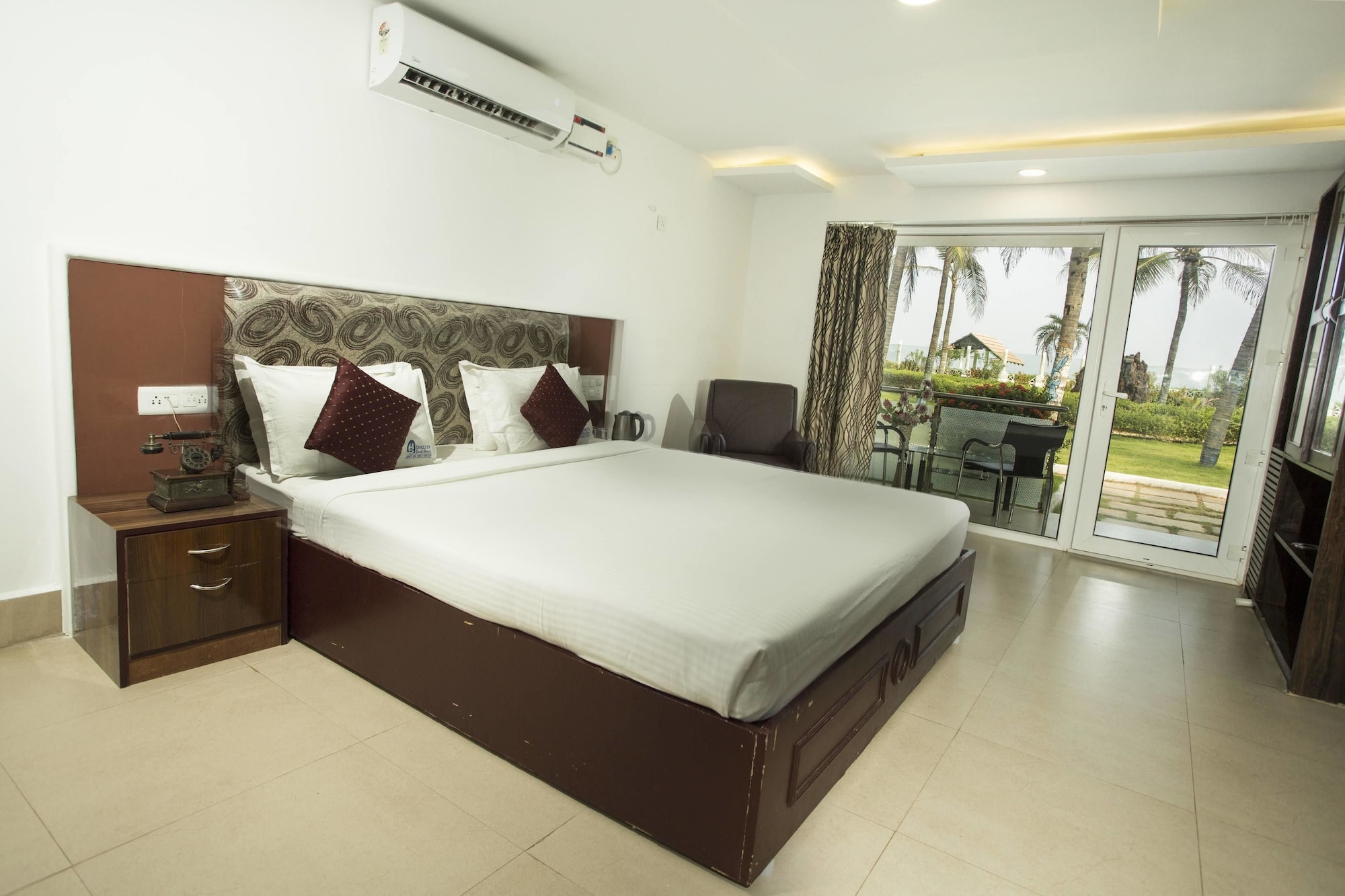 Shelter Beach Resort in Seven Pagodas, India