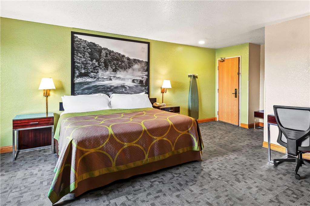 Super 8 by Wyndham Uniontown PA - photo 20