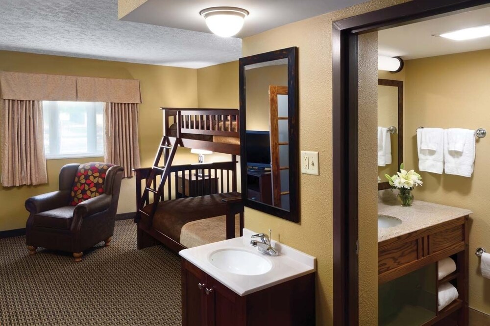 Burr Oak Lodge & Conference Center - photo 2