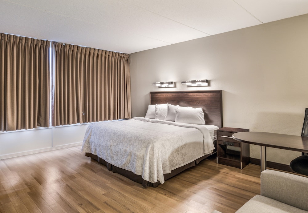 Red Roof Inn PLUS Boston Woburn Burlington - photo 12