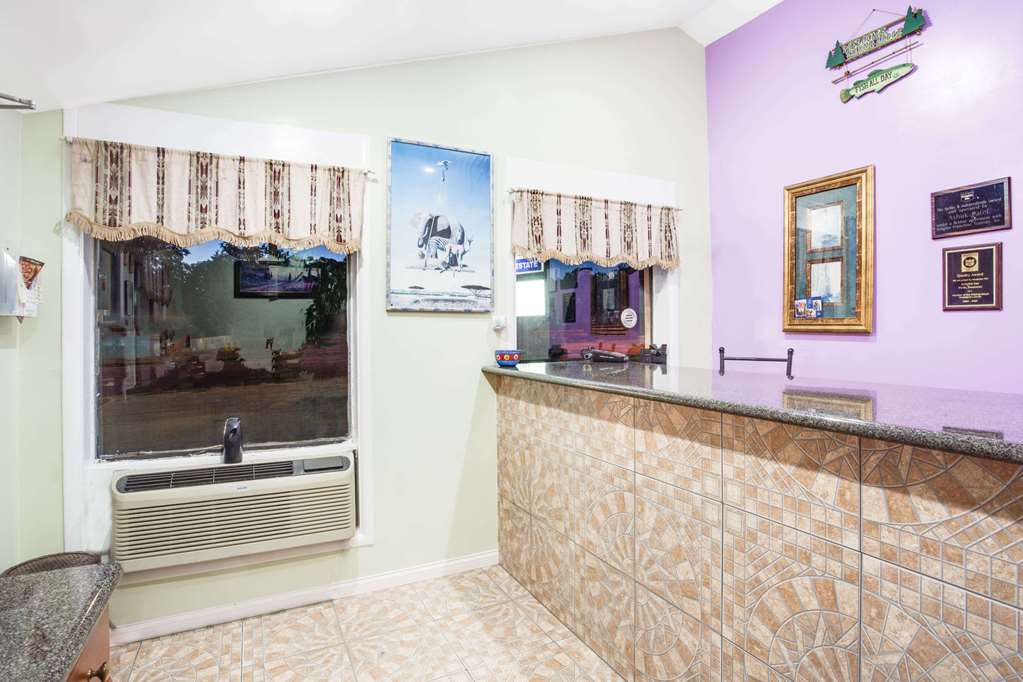 Knights Inn Paris - photo 3