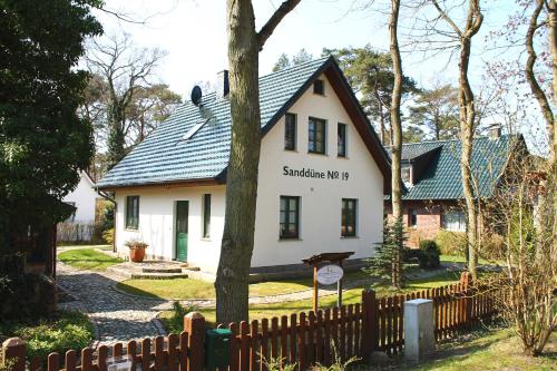 Ferienhaus Sanddüne No.19 — 4-Star Luxury Hotel in Ostseebad Boltenhagen, Germany