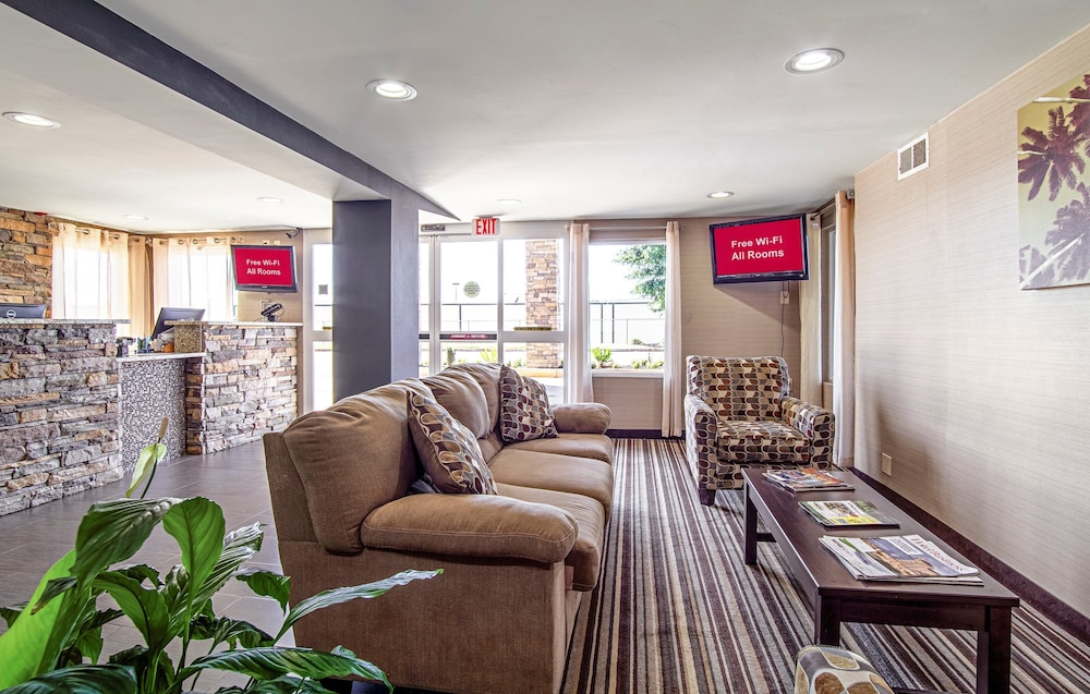 Red Roof Inn & Suites Greenwood SC - photo 2