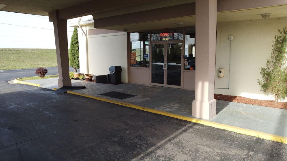 USA Inn Junction City Near Fort Riley - photo 44