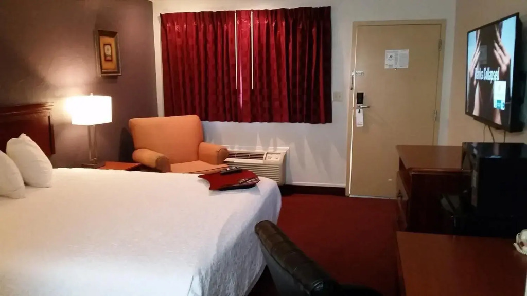Americas Best Value Inn Oklahoma City at I 35 S - photo 11