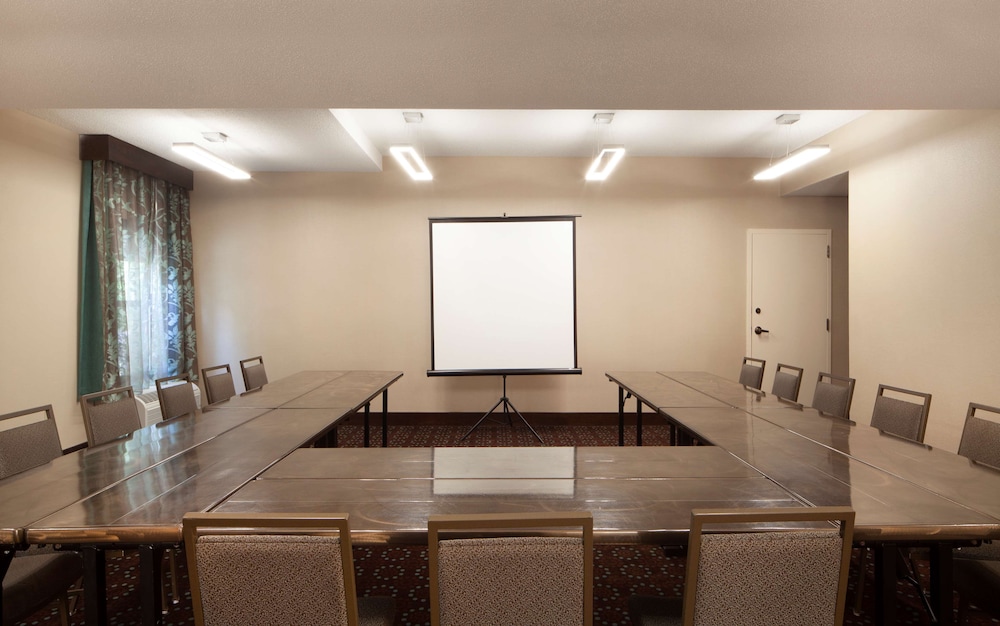 Hampton Inn Lawrenceville - photo 34