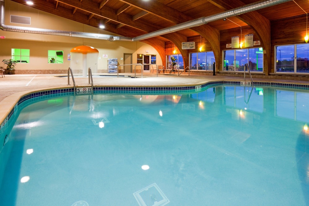 Holiday Inn Detroit Lakes by IHG - photo 13