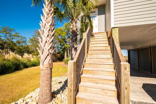Intracoastal Views by Oak Island Accommodations - photo 35