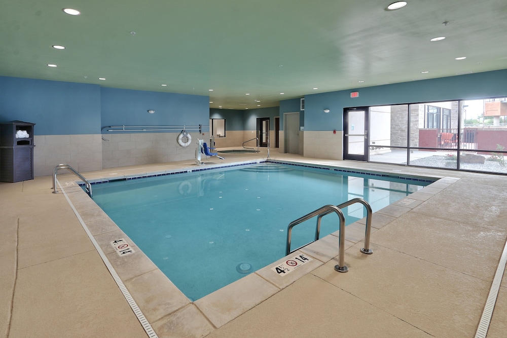 Holiday Inn Express & Suites Albuquerque East by IHG - photo 17