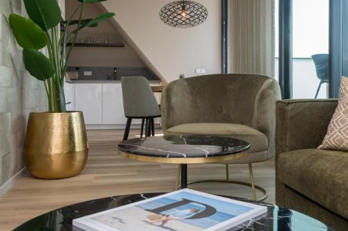 Welcome in Appartement hartje centrum met dakterras I Ooststraat 8b Domburg — 4-Star Luxury Hotel in Domburg, Netherlands