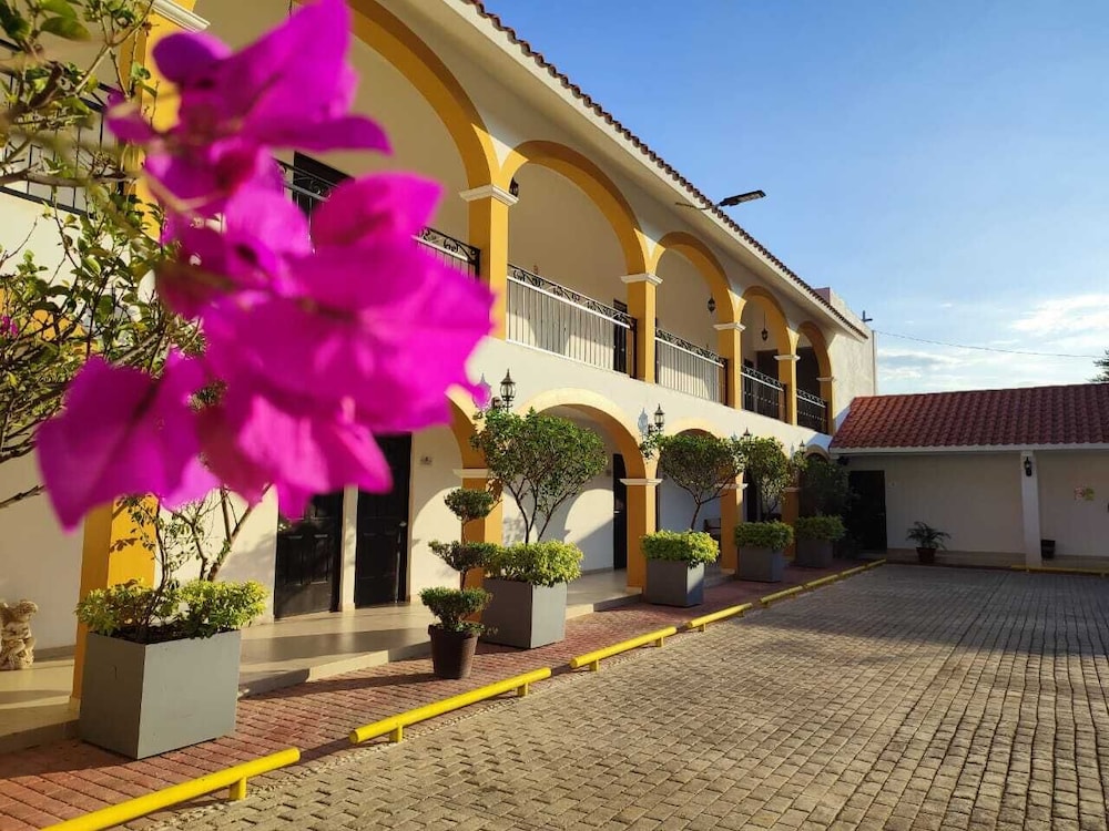 Casa Blanca Hotel - carbon neutral hotel in Jalpan
