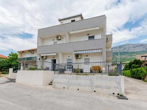Apartment Anamaris ST One Bedroom Apartment with Terrace and Sea View — 4-Star Luxury Hotel in Solin, Croatia