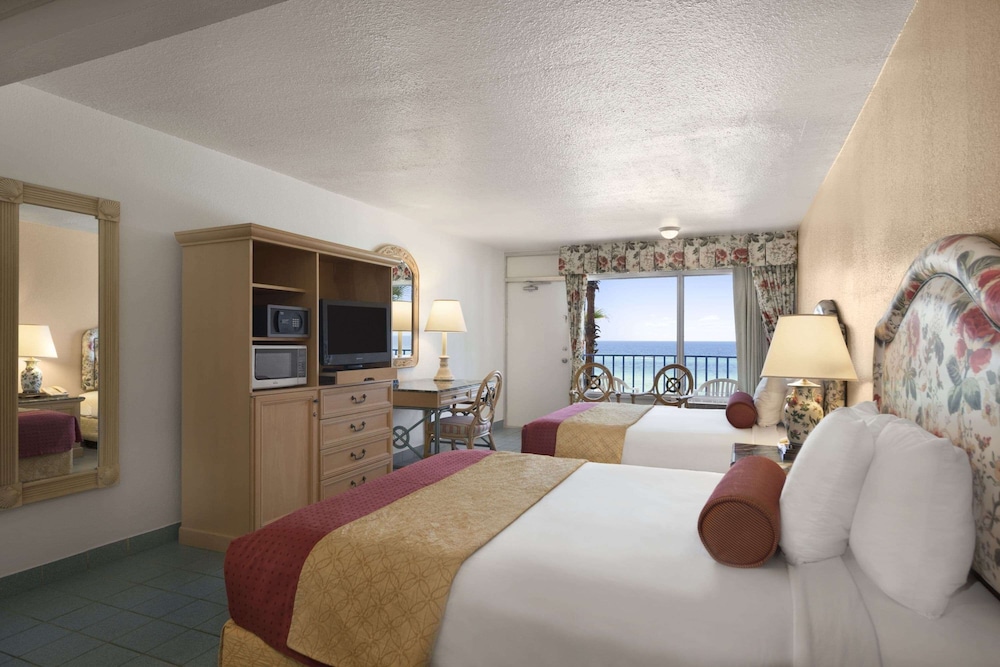 Days Inn by Wyndham Panama City Beach Beachfront Resort - photo 15