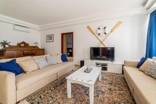 Kamilla Villa — 4-Star Luxury Hotel in Balatonkenese, Hungary