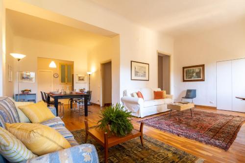 Capponi Palace — Florence — photo 4