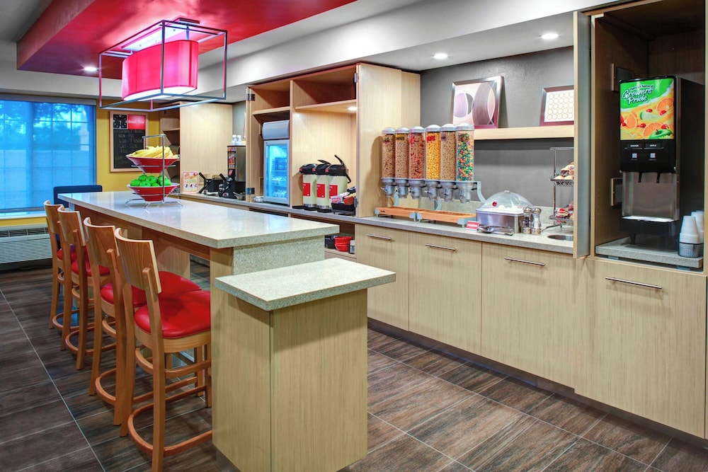 TownePlace Suites by Marriott Fresno - photo 18
