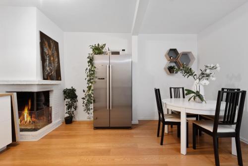 Large apartment Luxurious neighborhood 8 pax — 4-Star Luxury Hotel in Oslo, Norway