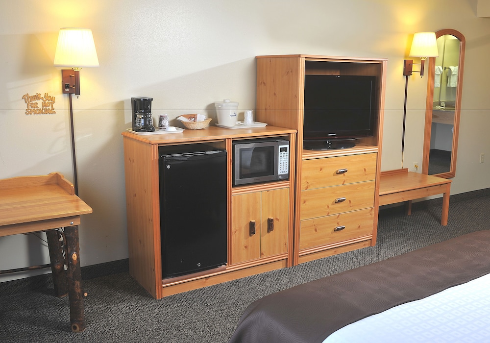 AmericInn by Wyndham Oswego - photo 8