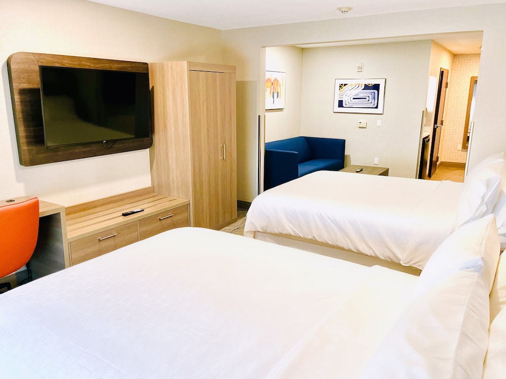 Holiday Inn Express & Suites Frazier Park by IHG - photo 10