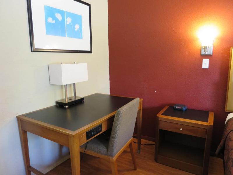 Red Roof Inn Panama City Beach - photo 22