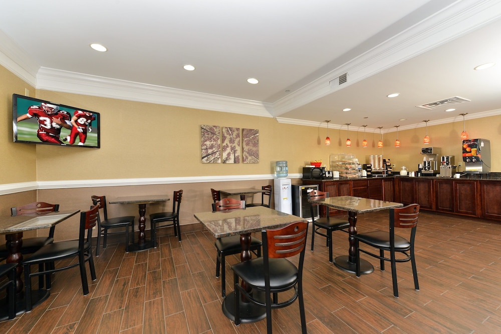 Red Roof Inn Dalton - photo 18