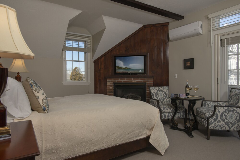 Liberty Hill Inn - photo 19