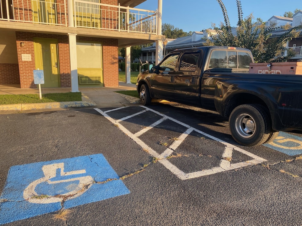 Motel 6 Sandersville GA - photo 53