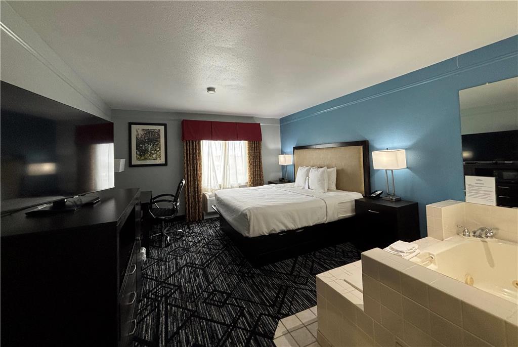 Baymont by Wyndham Litchfield - photo 20